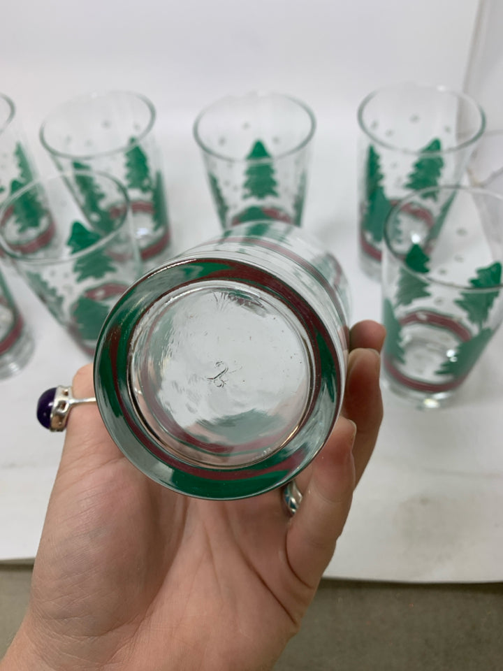 8 PRINTED CHRISTMAS TREES W/ SNOW TUMBLERS.