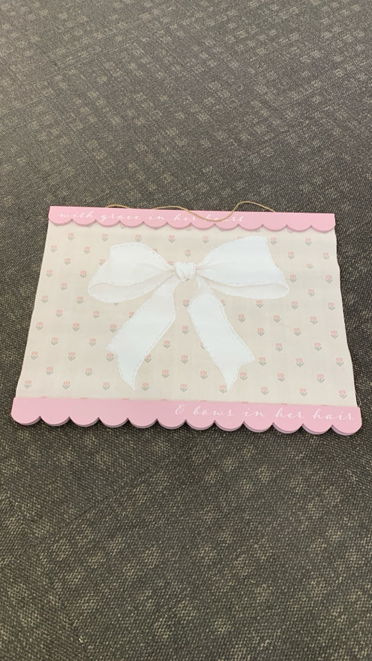WITH GRACE IN HER HEART PINK WOOD AND BURLAP BOW CANVAS.
