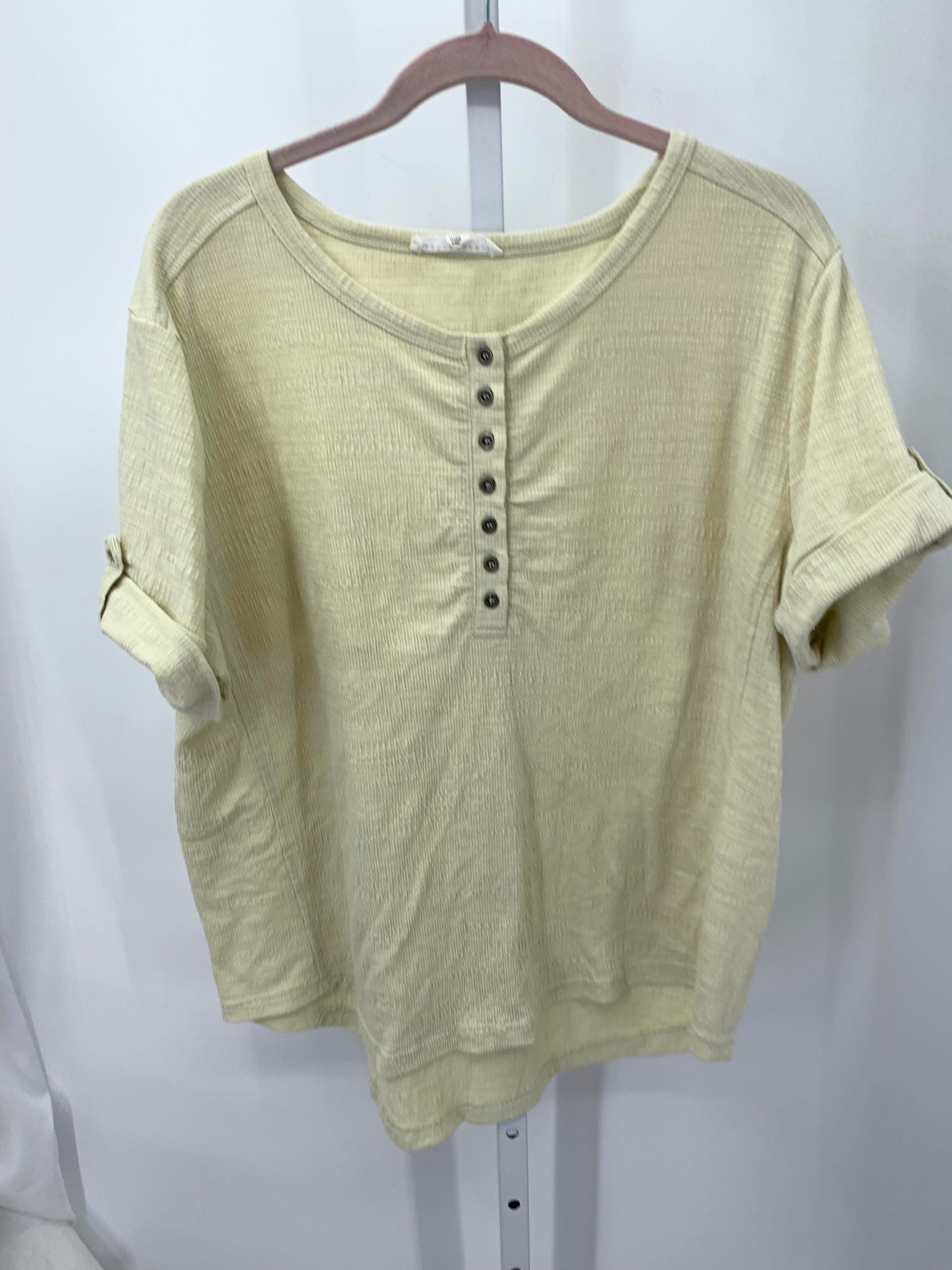 Size Extra Large Misses Short Sleeve Shirt
