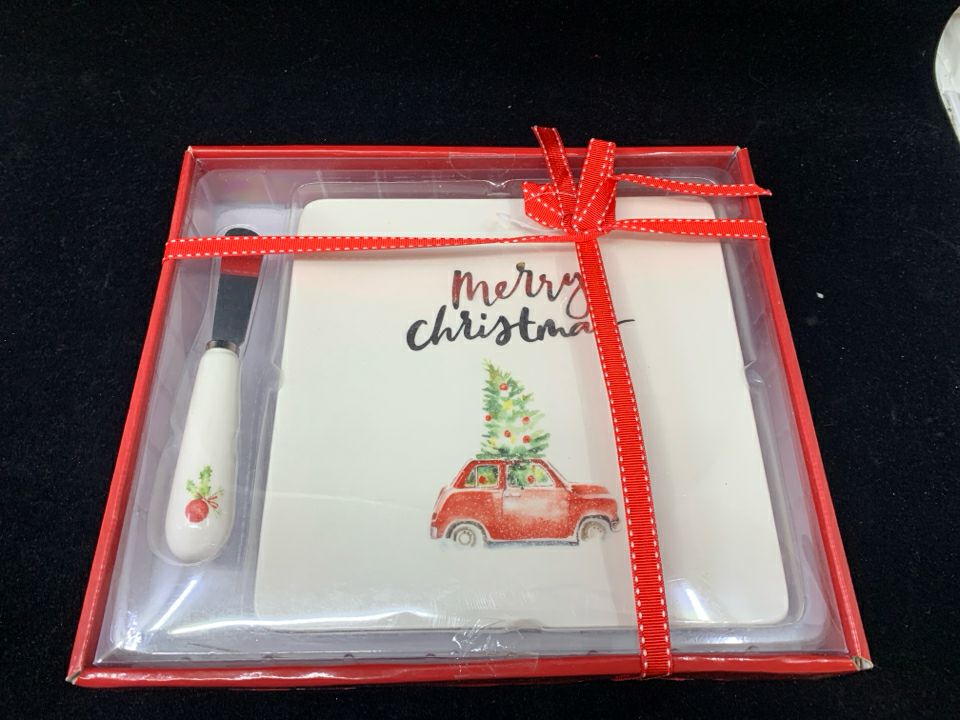 NIB 2 PC SPREAD SET MERRY CHRISTMAS.