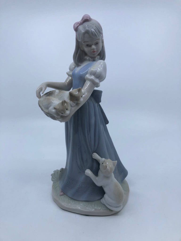 GIRL W/KITTENS PORCELAIN FIGURINE.