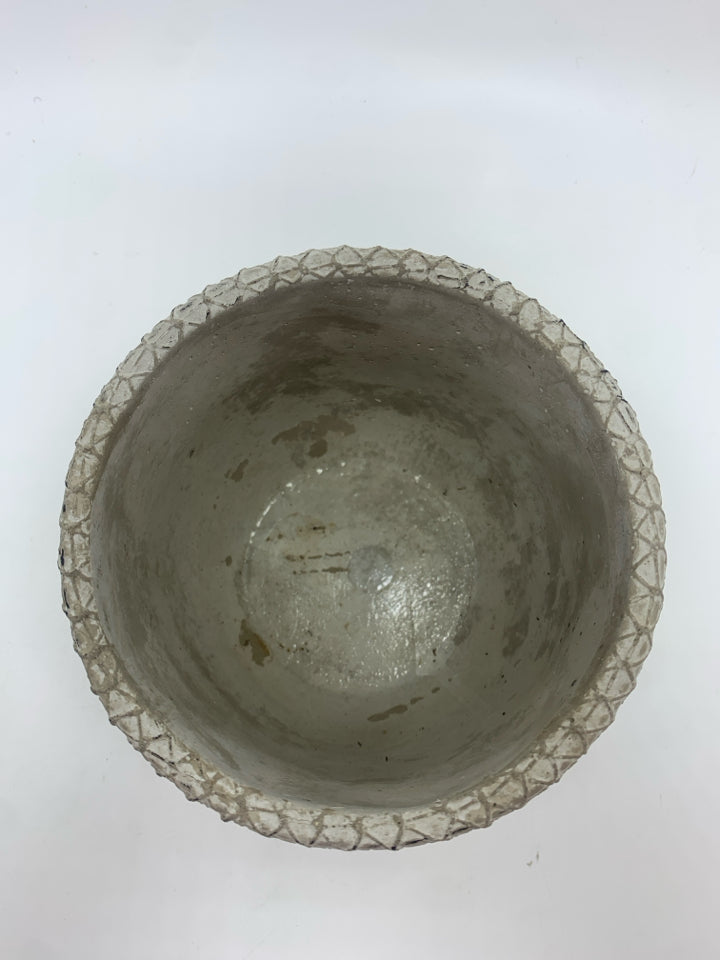 TEXTURED GRAY PLANTER.