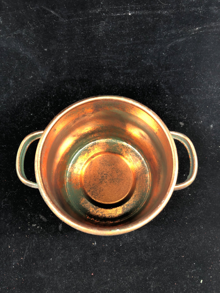 VTG METAL COPPER POT W LID.