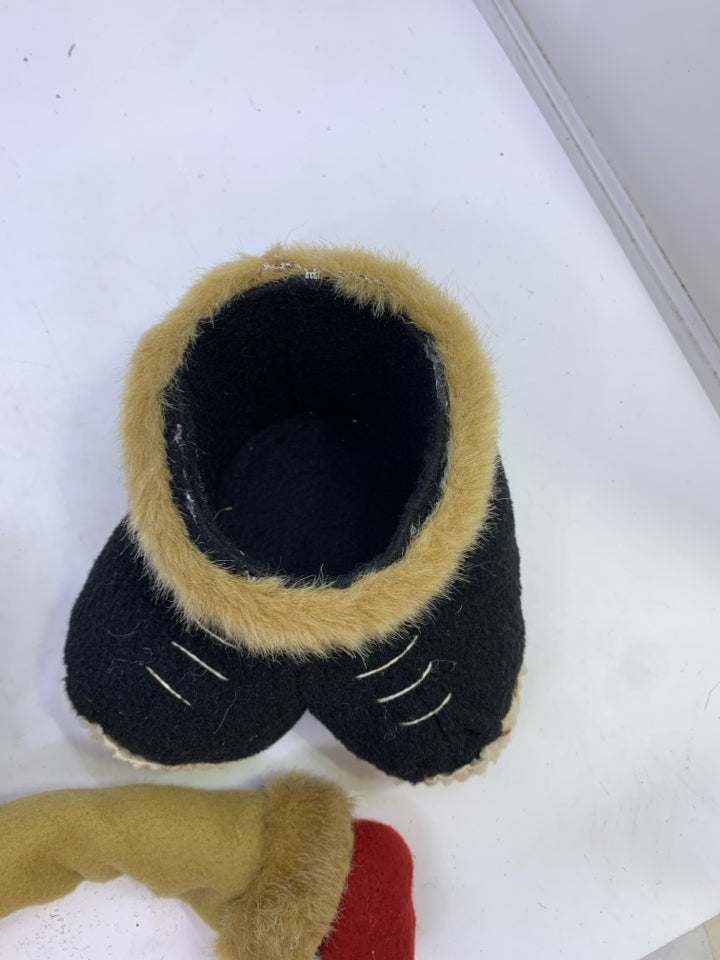 PLUSH SNOWMAN WINE BOTTLE TOPPER AND FEET.