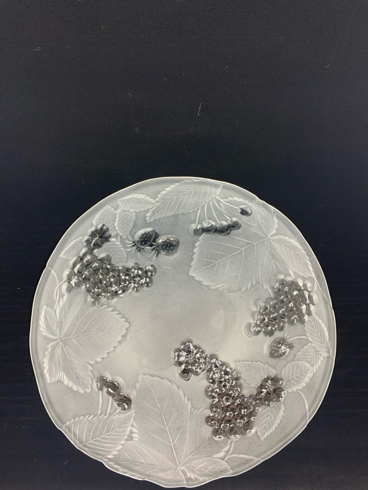 GLASS FROSTED LEAVES AND GRAPES PLATTER.