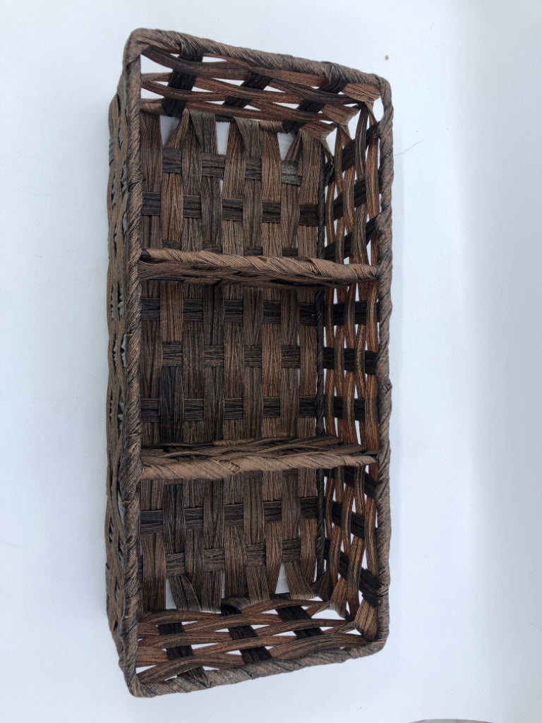 BROWN WOVEN 3 SECTION DIVIDED BASKET.