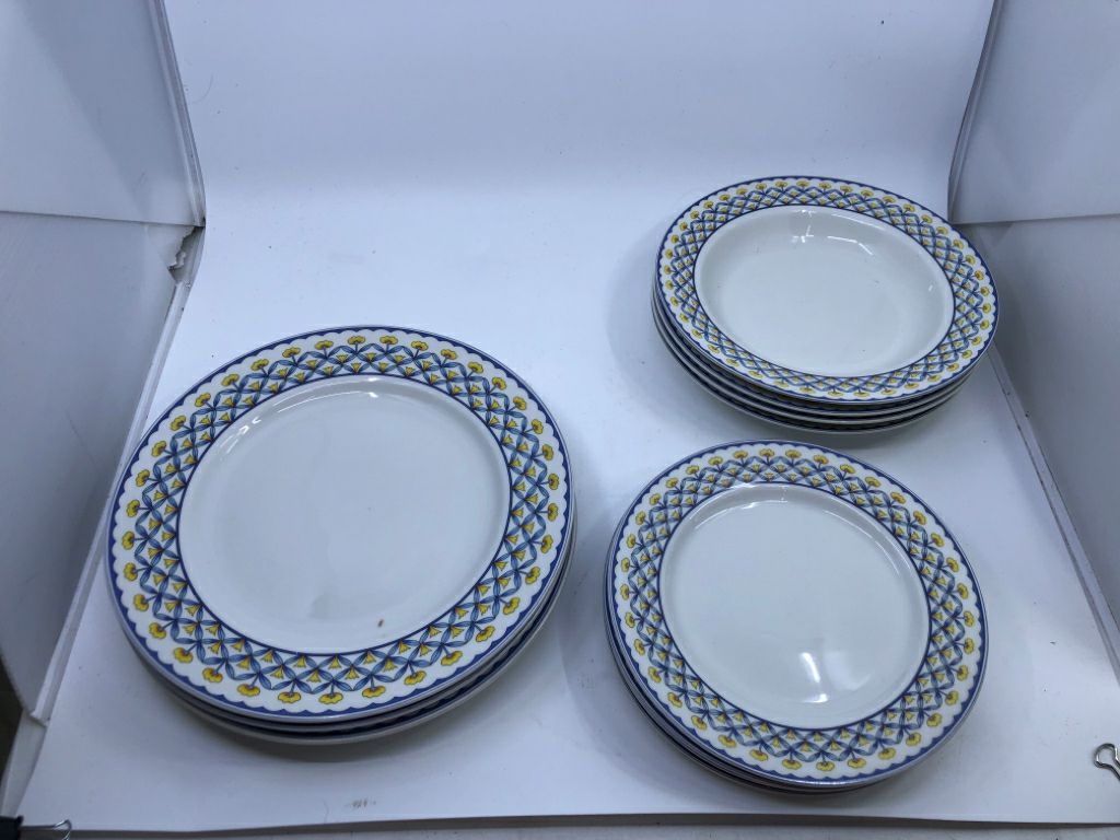 12PC BLUE, YELLOW FLORAL FARBERWARE DISH SET.
