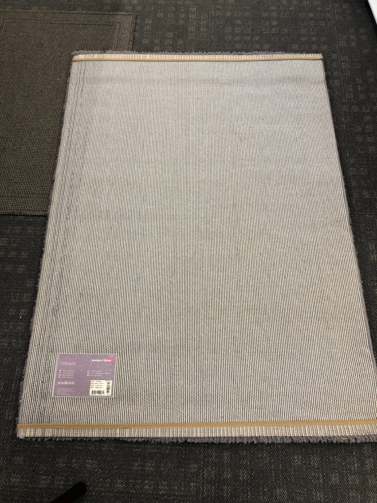 MODERN LIVING STEFAN GRAY RUG.