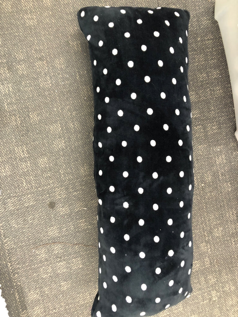 POLKA-DOT PILLOW - KATE SPADE.