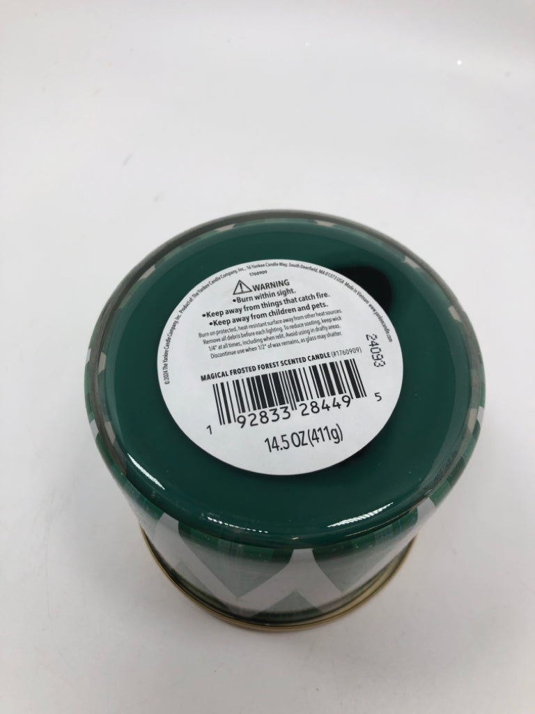 MAGICAL FROSTED FOREST SCENTED YANKEE CANDLE.