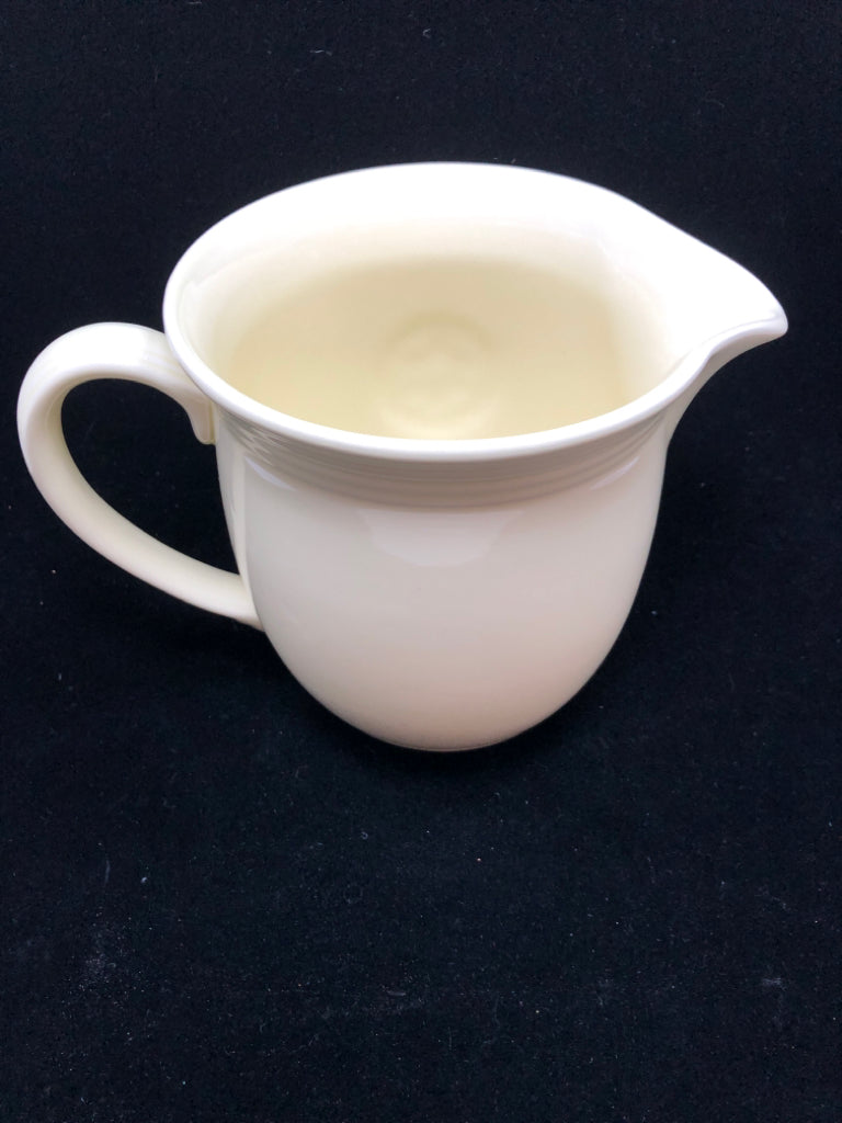 YELLOW PETAL PITCHER - ONEIDA.
