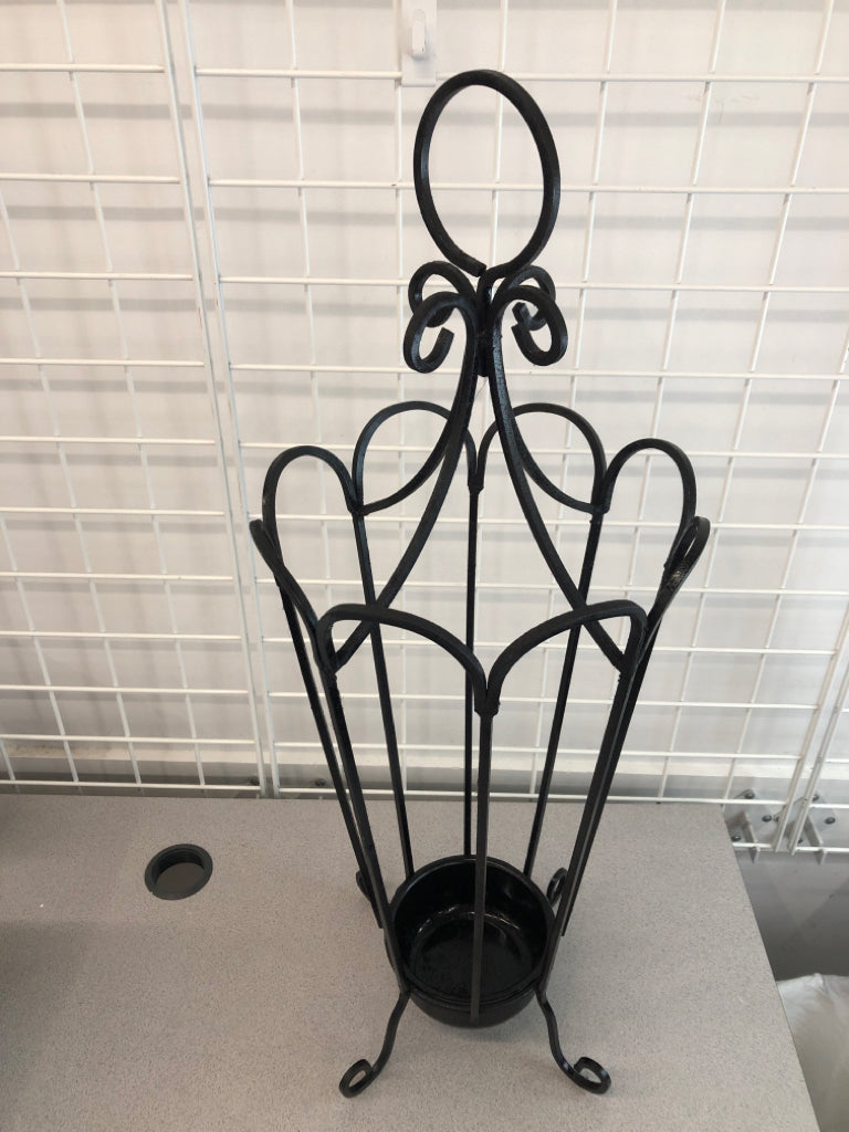STYLE METAL UMBRELLA STAND.