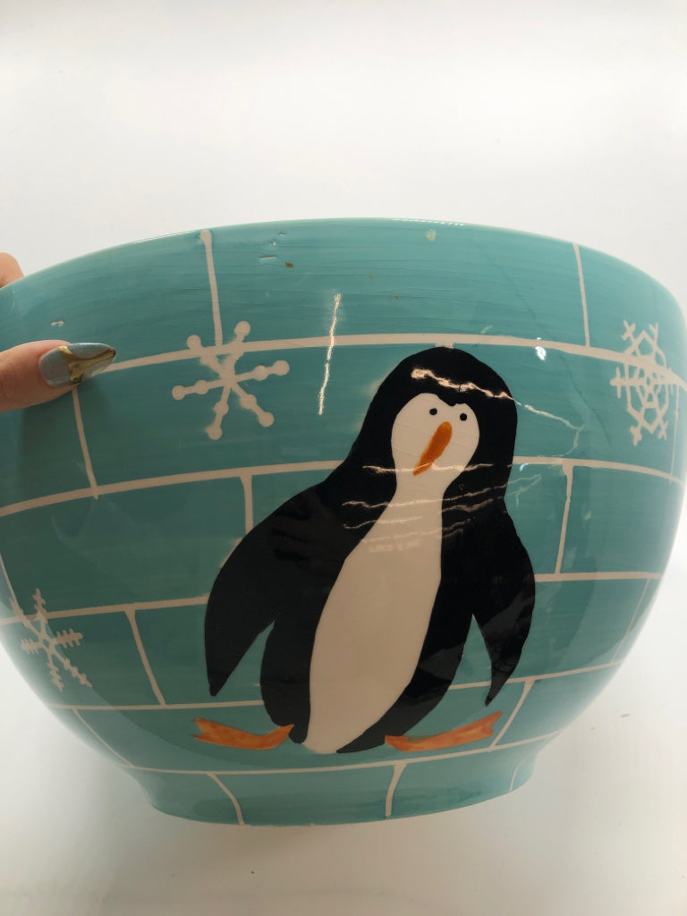 CERAMIC BOWL W/SNOWMAN IGLOO DESIGN.