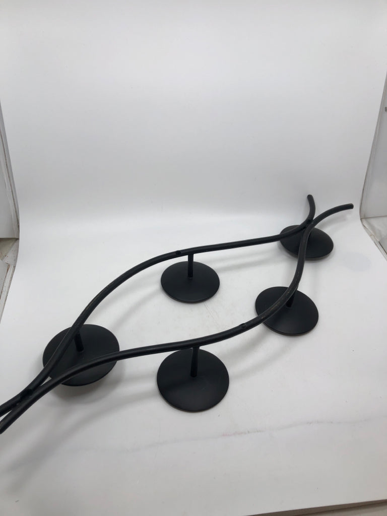 BLACK METAL CANDELABRA W/MULTIPLE CANDLE CUPS.