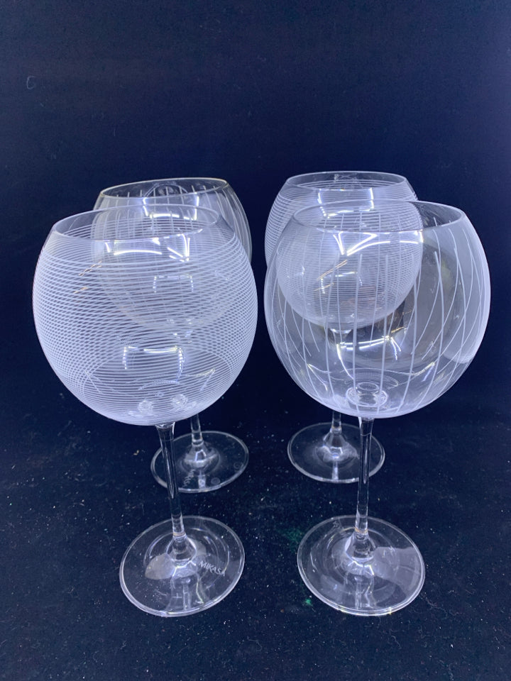 4 WIDE MOUTH WINE GLASS WITH WHITE LINE ACCENT.