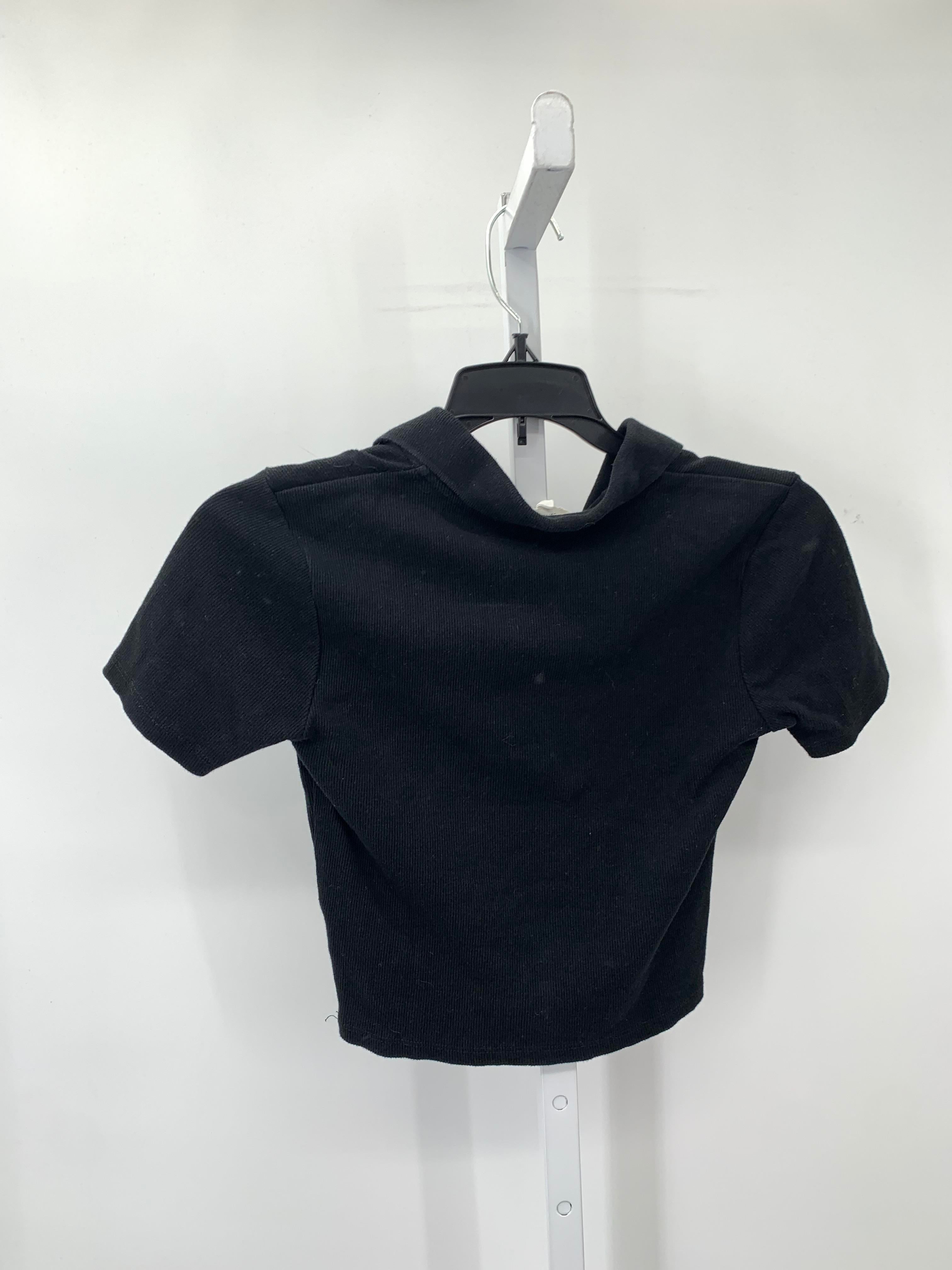 Size Small Juniors Short Sleeve Shirt