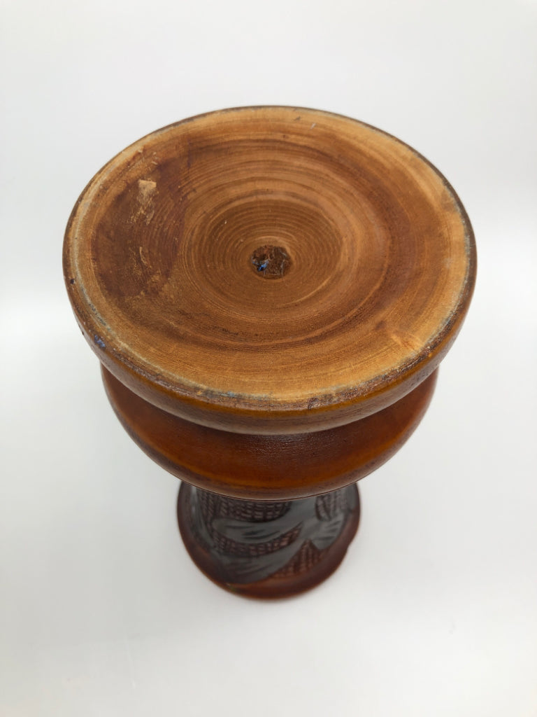 LEAF CARVED WOOD VASE.