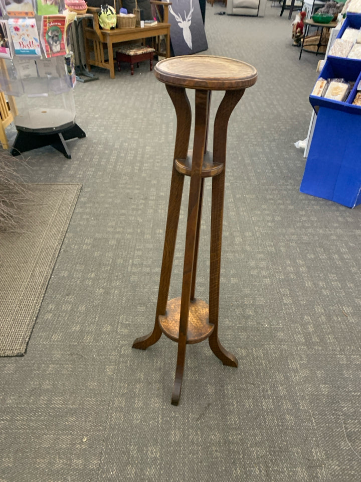 VTG WOODEN PLANT STAND.