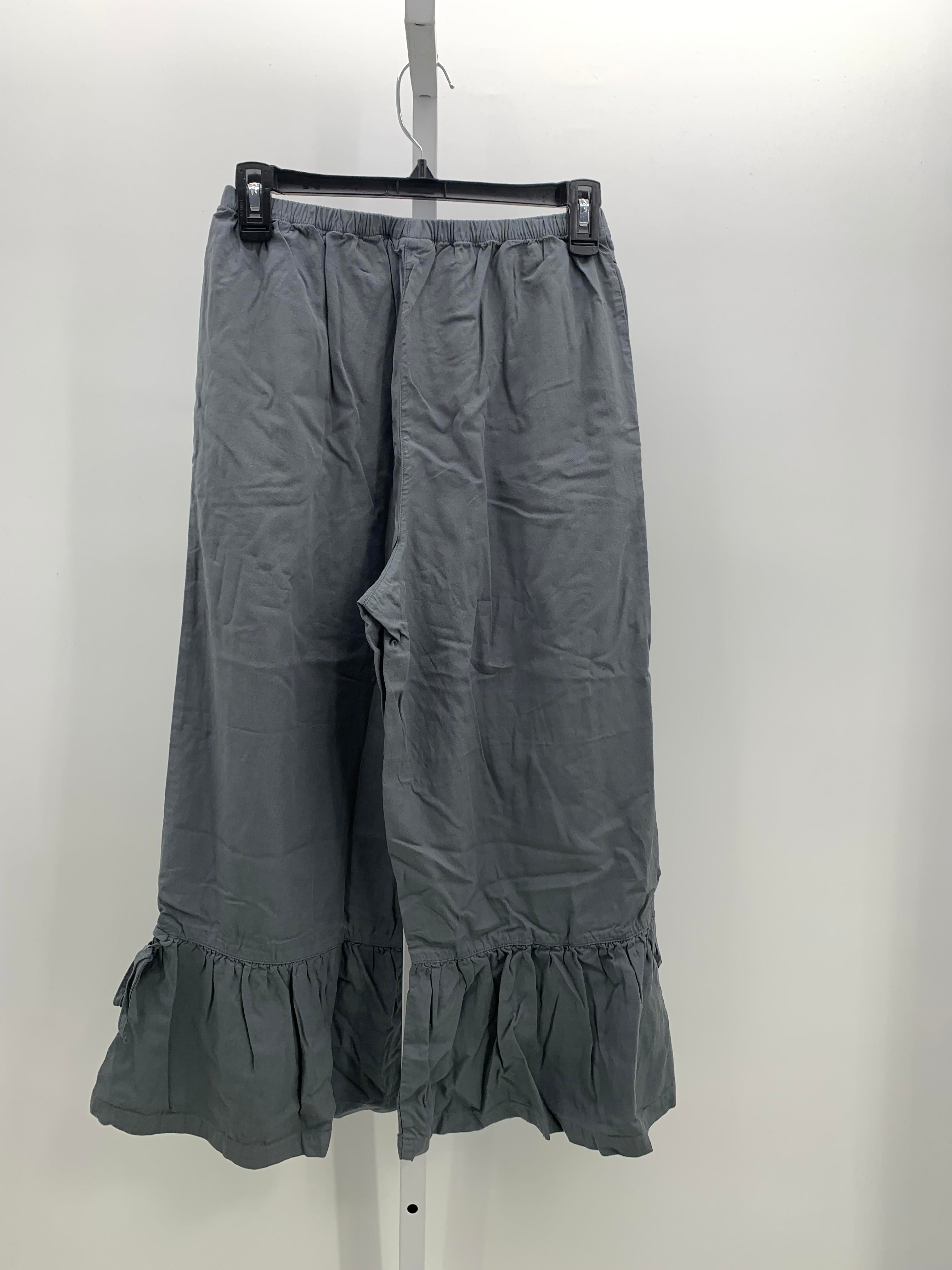 Size Small Misses Capri Pants