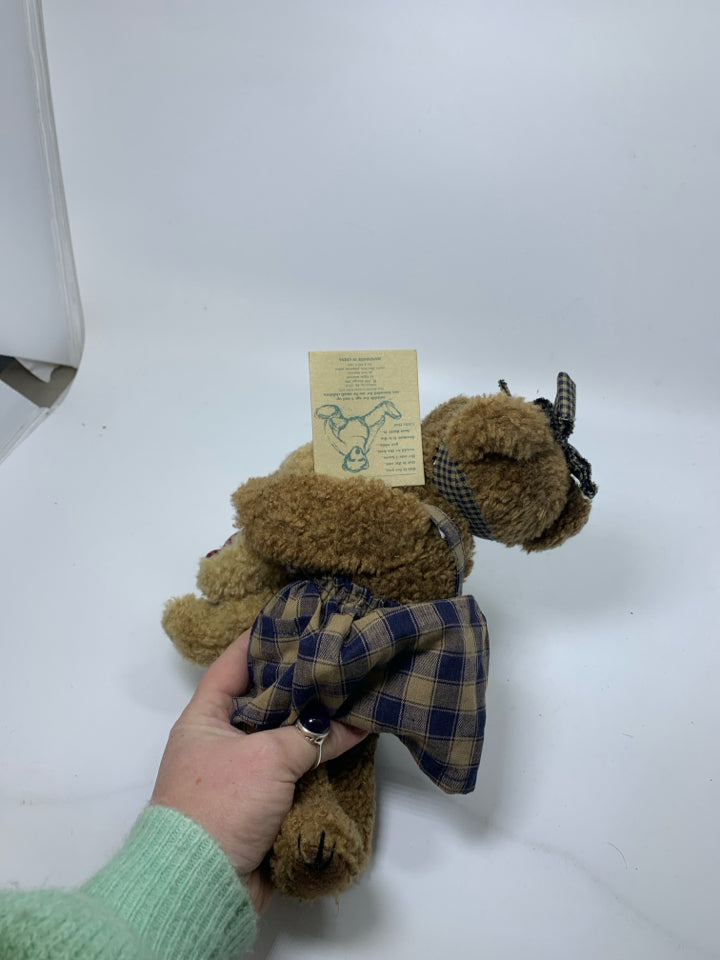 BOYDS BEAR HOLDING SMALLER BEAR IN PLAID DRESS.