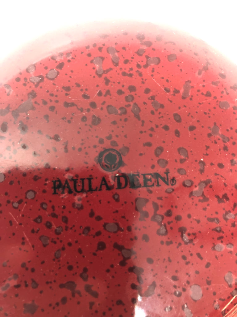 RED/BLACK SPECKLED METAL MIXING BOWL.