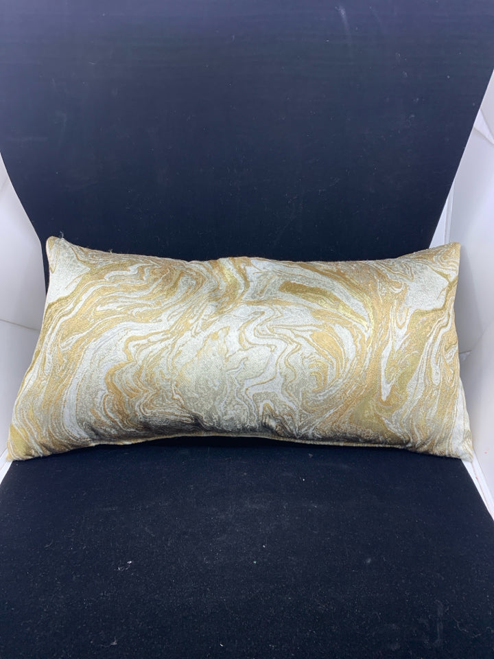 RECTANGLE GOLD MARBLE PILLOW.