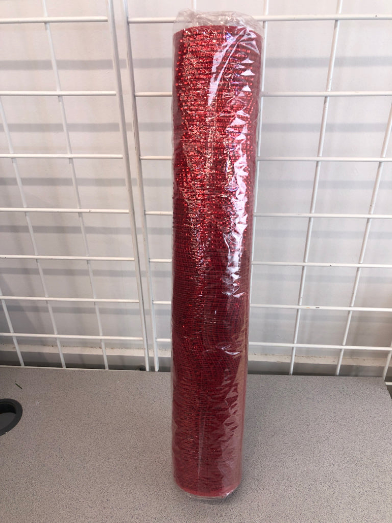 NIP RED MESH DECOR.