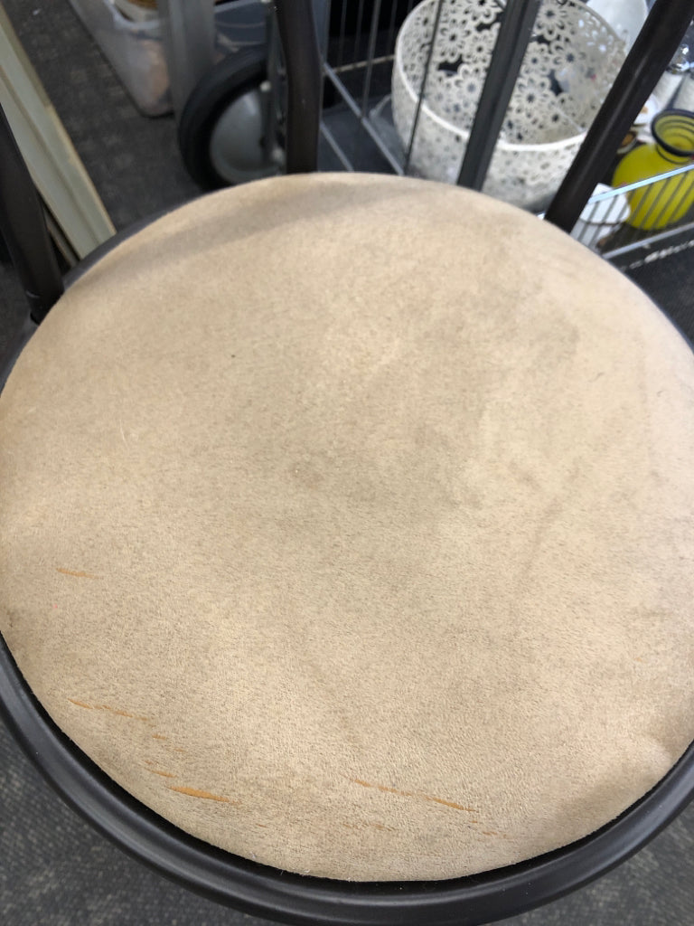 4 METAL + TAN CUSHIONS BAR STOOLS.