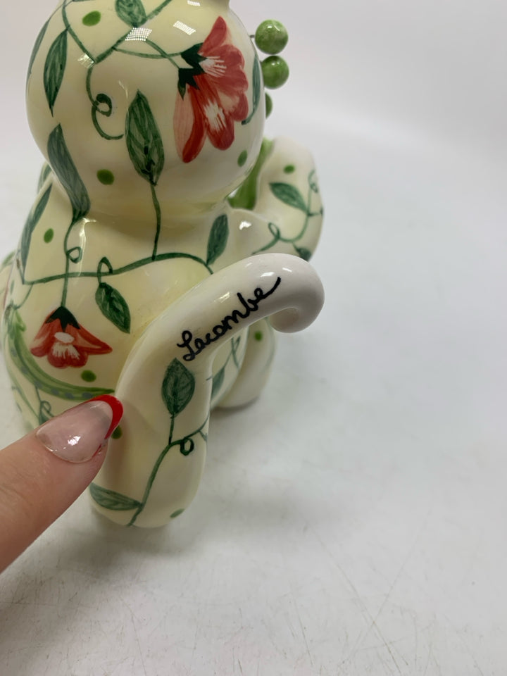 VTG CERAMIC CAT HOLDING PEAS ANNACO CREATIONS 2002.