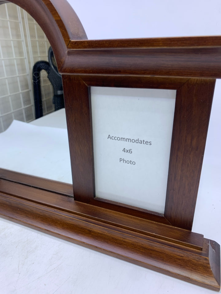 WOOD MIRROR AND 4X6 PHOTO FRAMES.