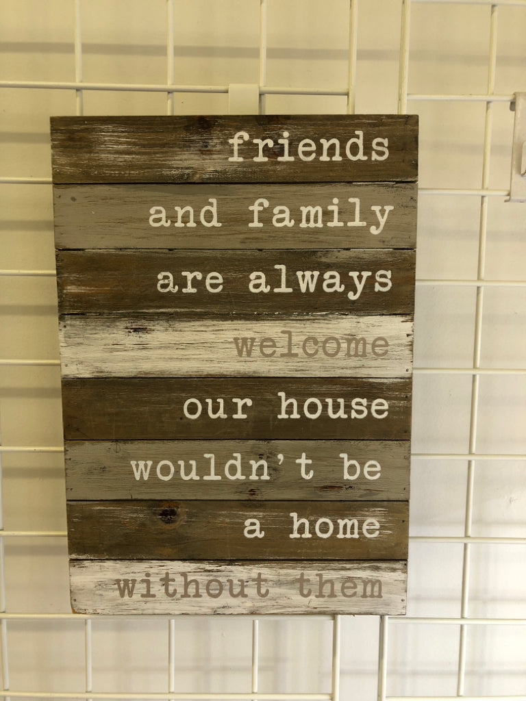 FRIENDS AND FAMILY WOOD WALL HANGING.