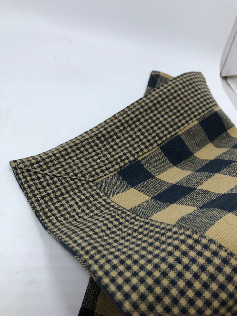 SM BEIGE/BLUE PLAID TABLE RUNNER.