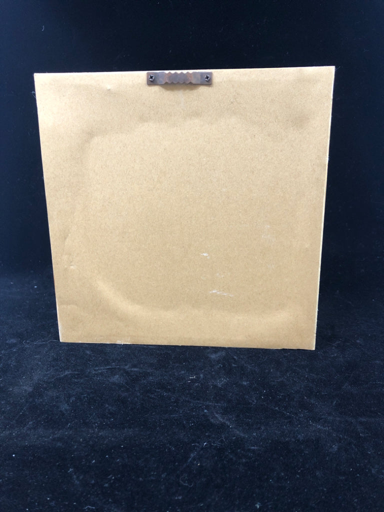 "HANG" SMALL WOODEN SQUARE SIGNS.