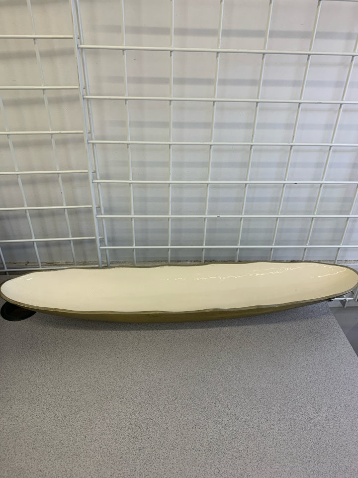 CERAMIC OBLONG CENTERPIECE GOLD BRUSHED OUTSIDE.