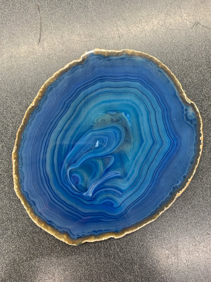 BLUE GEODE DESK DECOR.
