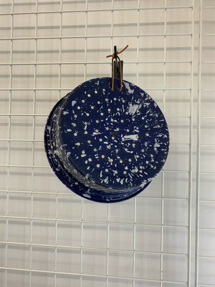 WHITE SPECKLED BLUE METAL STRAINER.