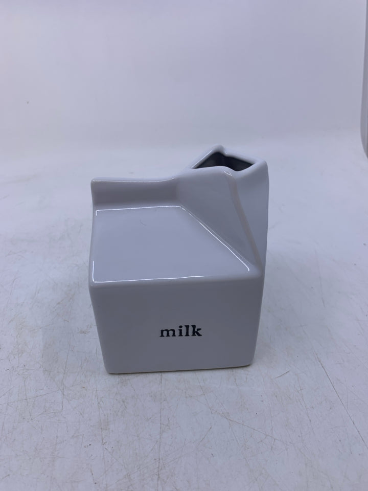 MILK CARTON SERVER