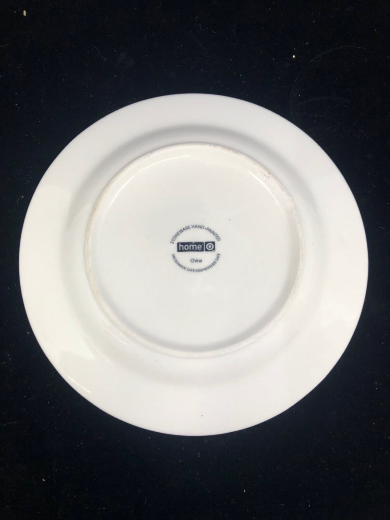 4 TEXTURED RIBBED LUNCH PLATES.