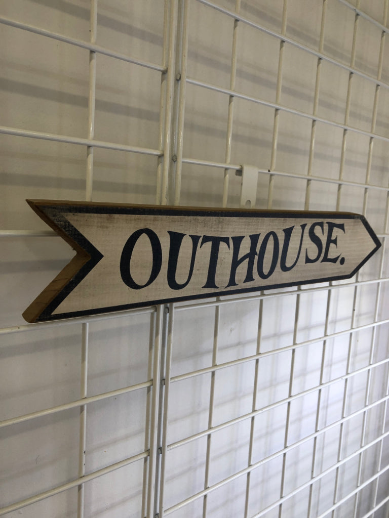 OUTHOUSE ARROW CREAM WALL HANGING.