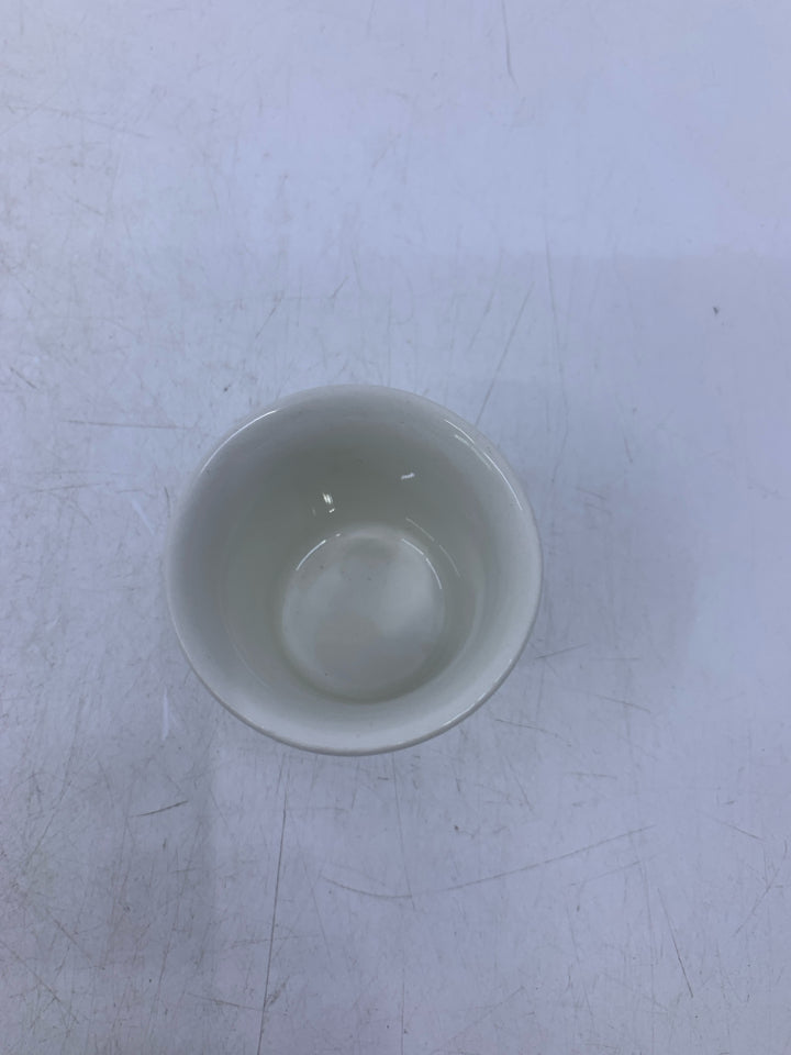 PETER RABBIT SINGLE EGG CUP.