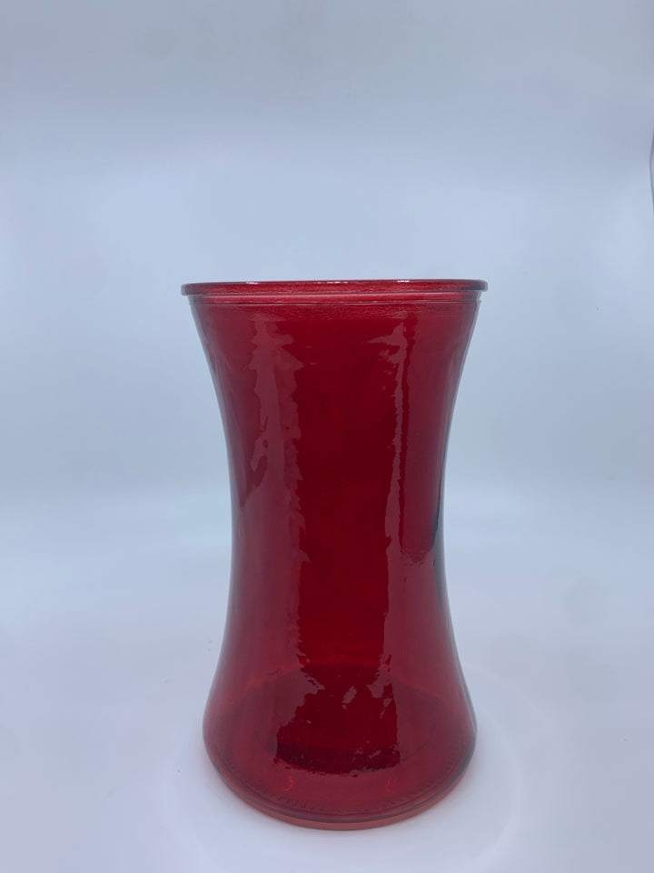 RED FLARED GLASS VASE.