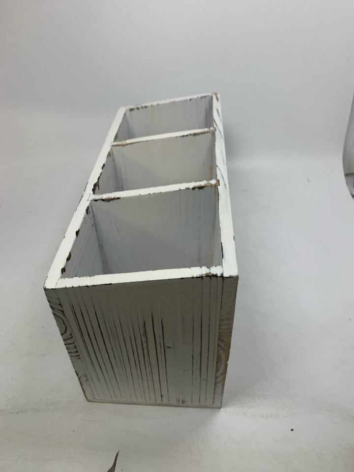 RUSTIC DIVIDED LIGHTWEIGHT UTENSIL HOLDER.