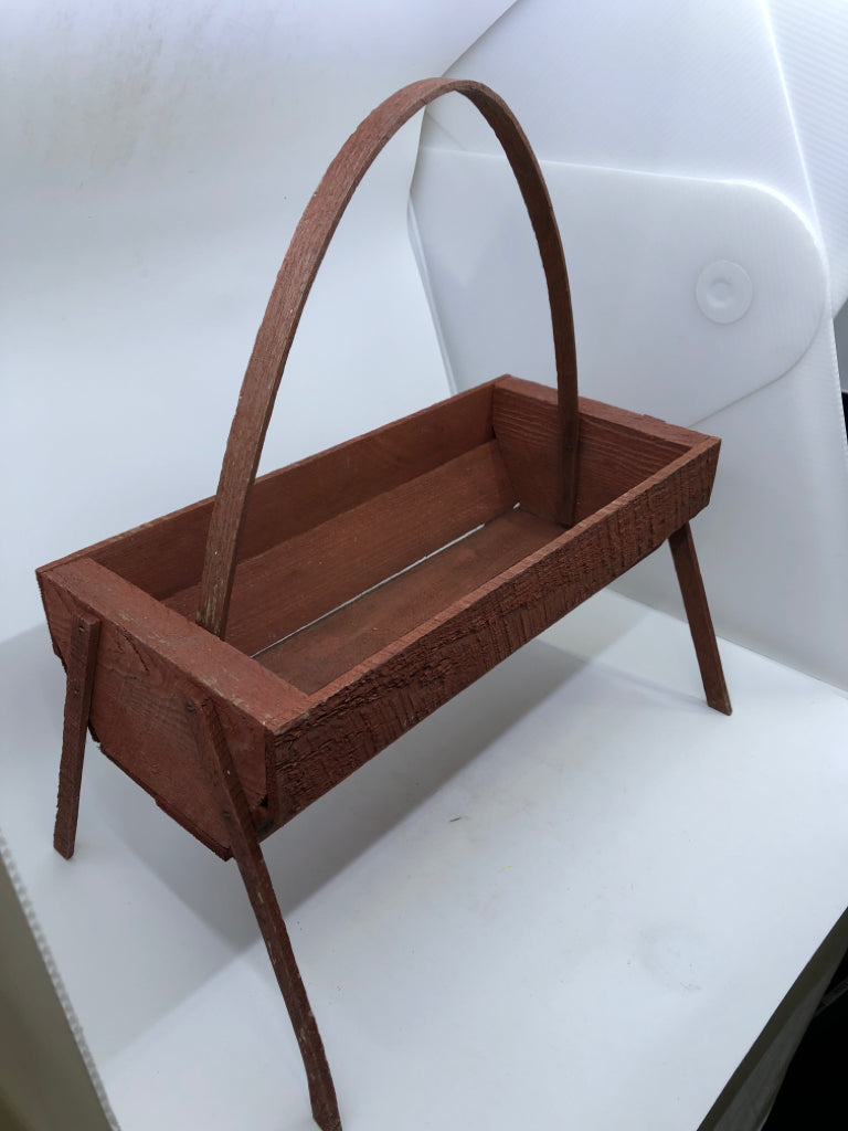 RED FOOTED WOOD PLANTER W HANDLE.