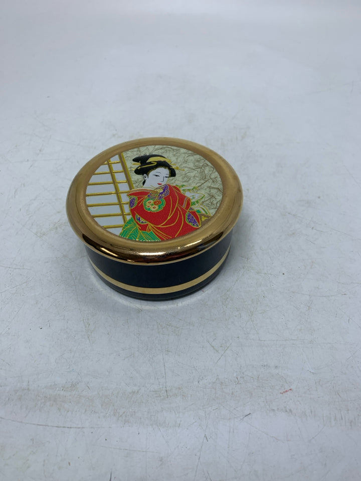 GOLD DETAILS WOMANS W/  RED KIMONO ON TRINKET BOX.