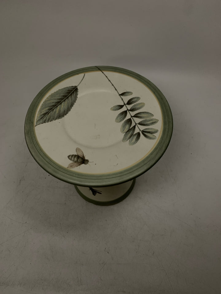 FOOTED NATUREWOOD PATTERN PILLAR CANDLE HOLDER.