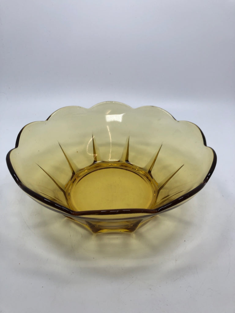 AMBER GLASS SCALLOPED BOWL.