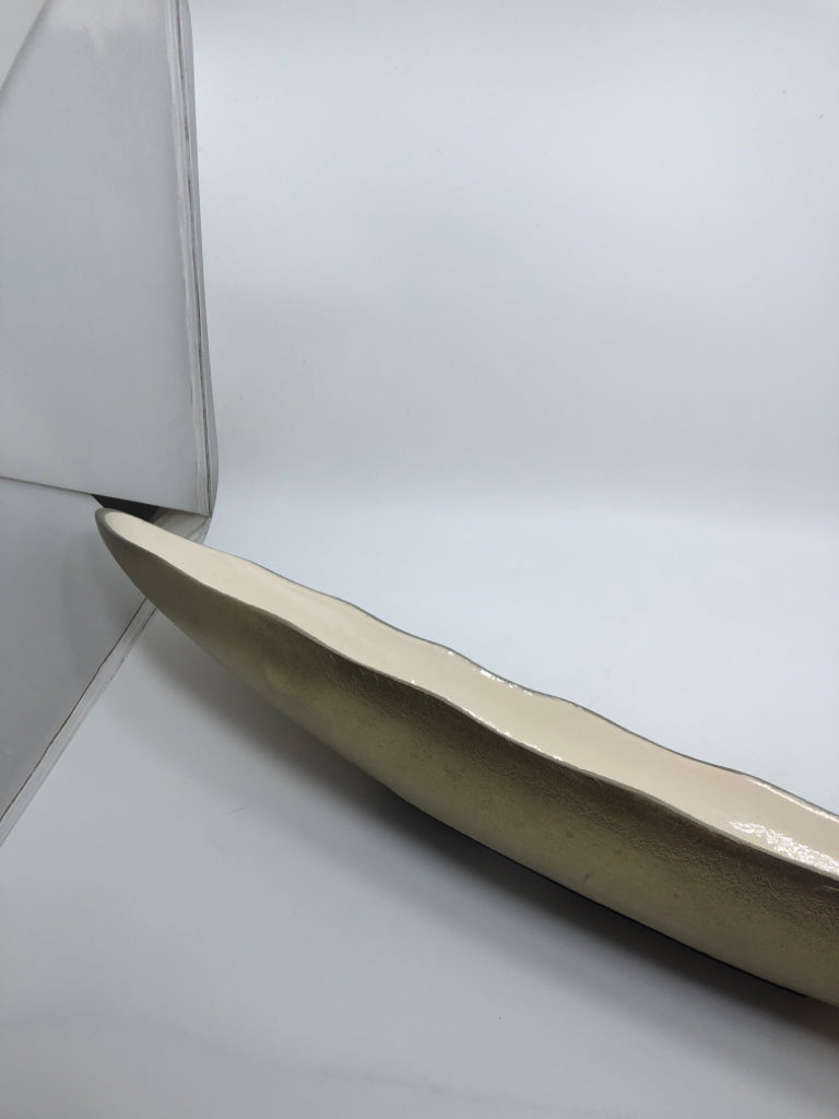 OBLONG GOLD & CREAM CENTERPIECE.