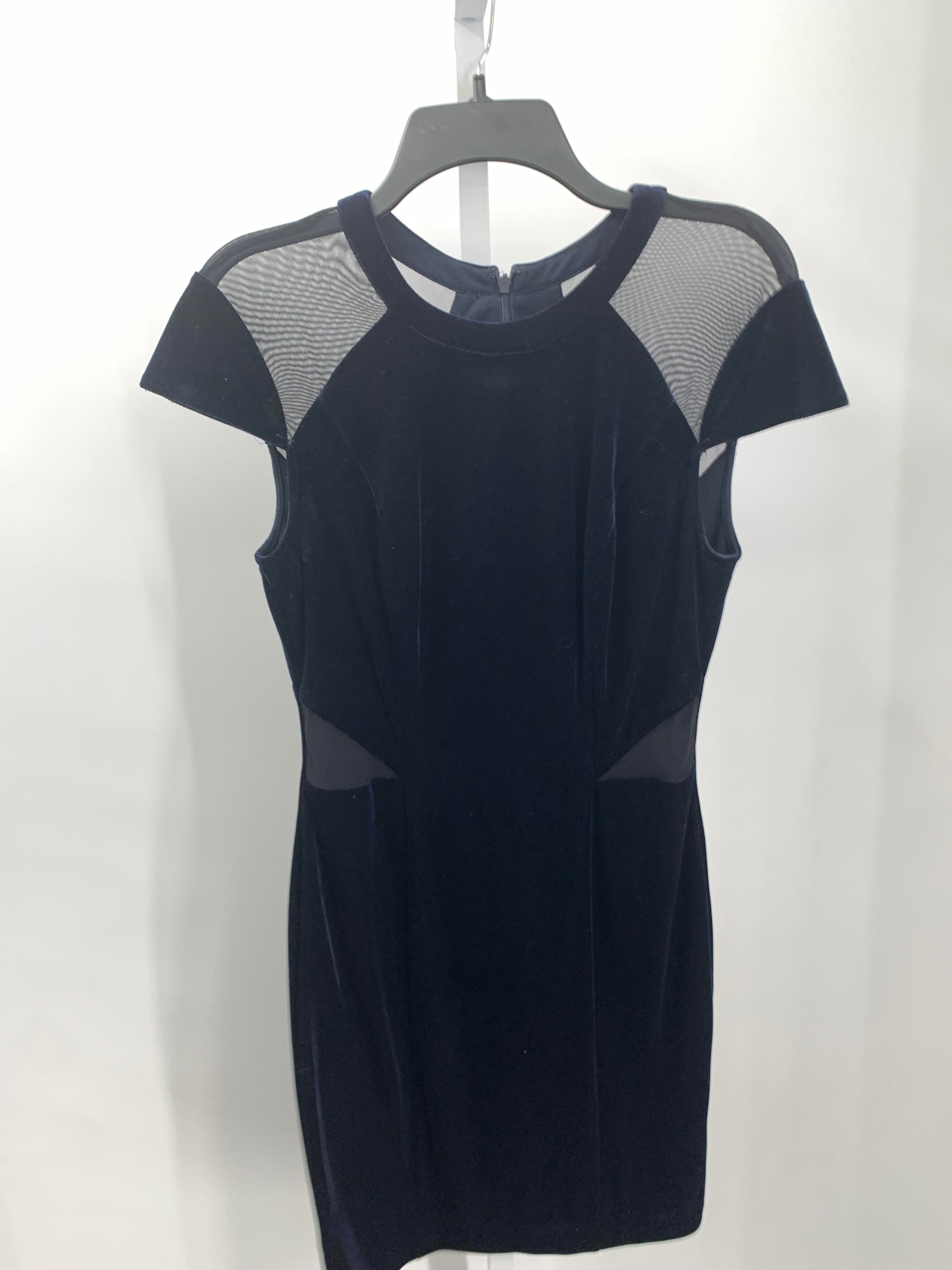 Guess Size 6 Misses Short Sleeve Dress