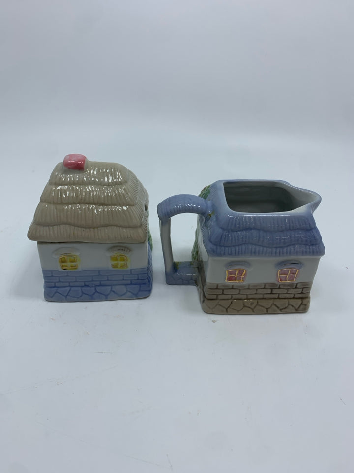 VTG CERAMIC COTTAGE-STYLE SUGAR & CREAMER SET.
