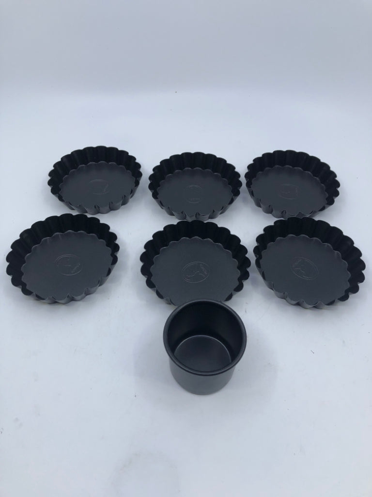 7 PC TART MOLDS W/ CIRCLE PRESS METAL .